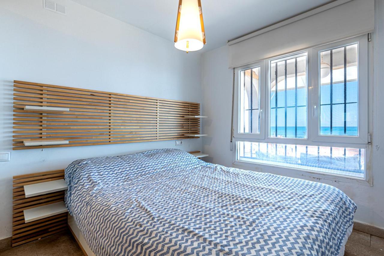 Beachfront Bliss: Apartamento A Pie De Playa Alicante Ngoại thất bức ảnh